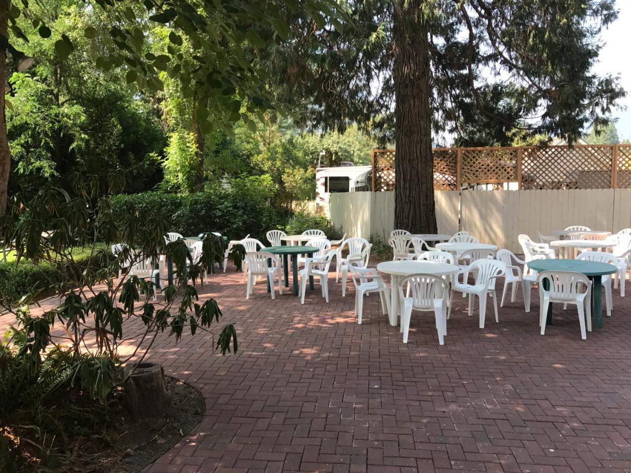 Wolf Creek Inn & Tavern المظهر الخارجي الصورة